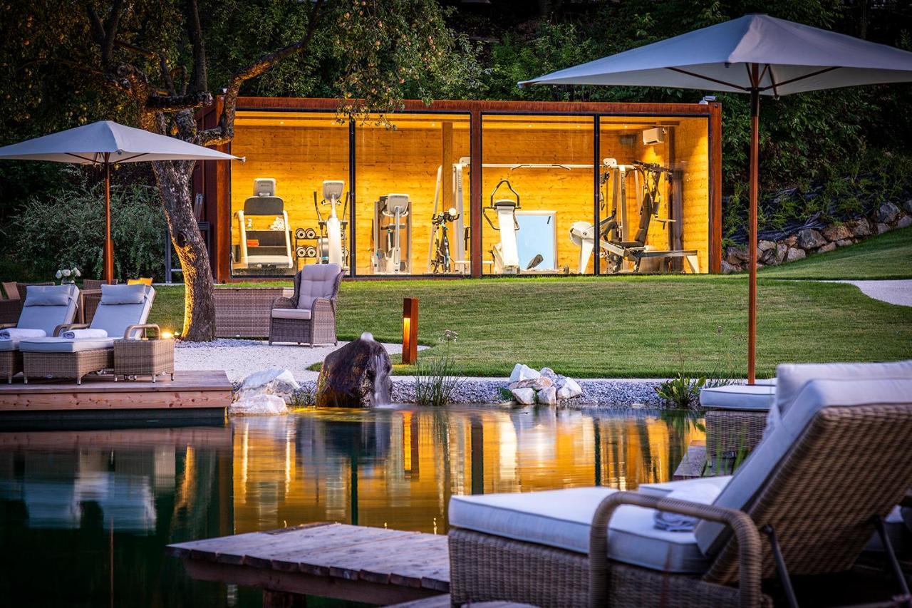 Golden Hill Country Chalets & Suites Waldschach Exterior photo